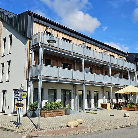 Enjoy Harrachov - Atraktivní slunný klimatizovaný apartmán 14 v centru Harrachova se saunou, wallboxem EV, herní konzolí, počítačem s win 10, Netflix a jedinečným výhledem na Čertovu horu se skokanskými můstky Exterior foto